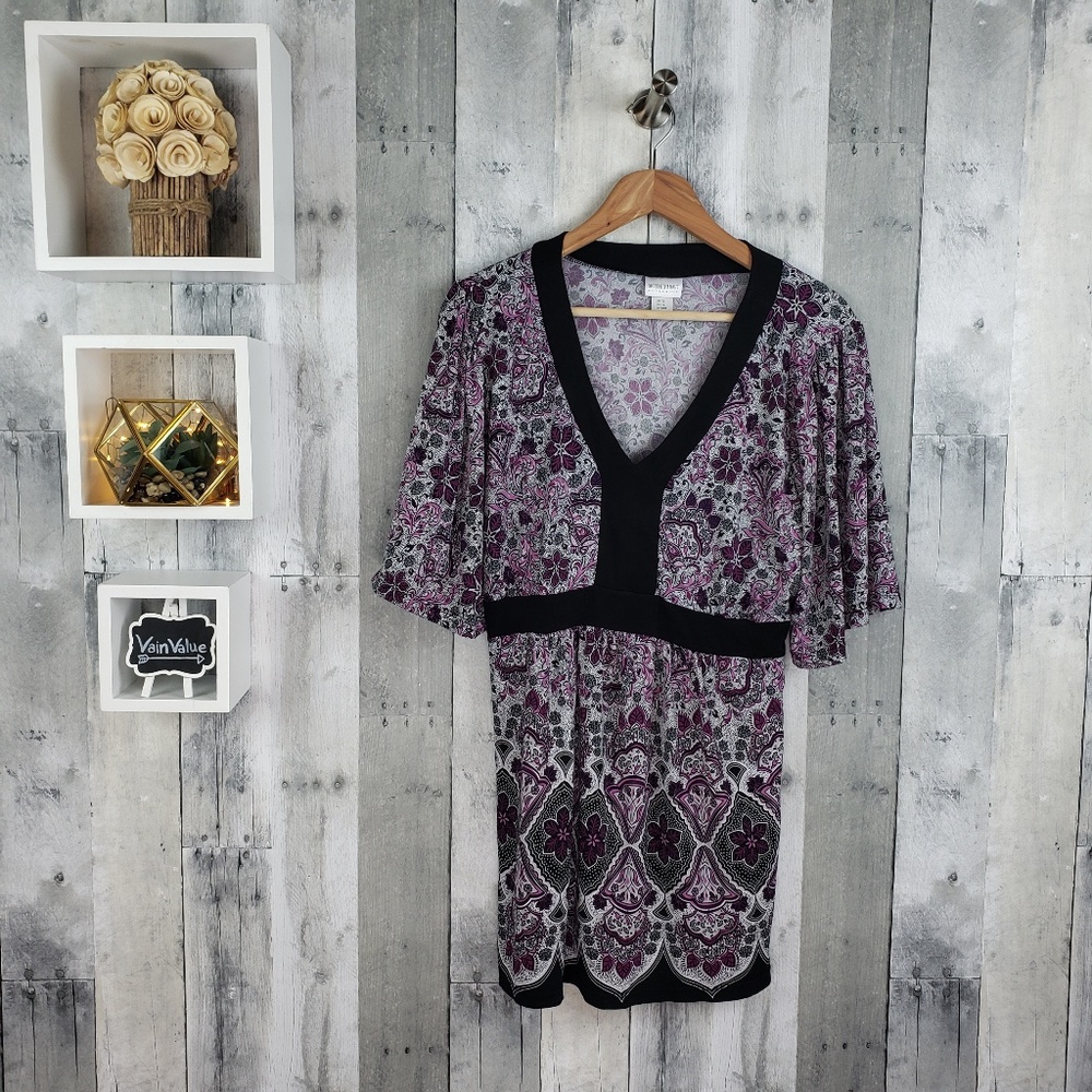 2/$20 Motherhood Maternity | Floral V Neck Top